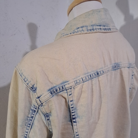 Baccini | Off white blue acid wash rhinestone button up jean jacket - Picture 7 of 13